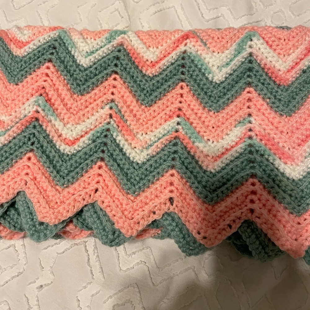 Vintage hand crochet baby blanket, scalloped edges